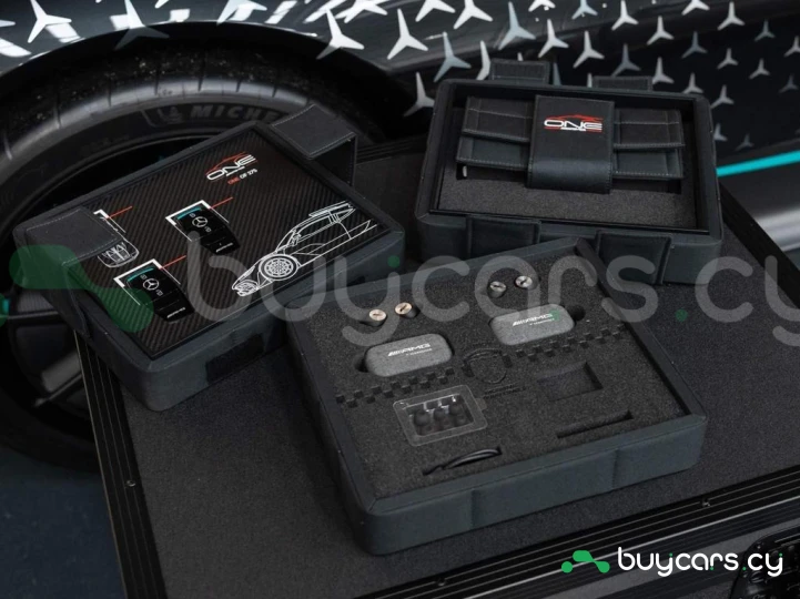 Mercedes AMG ONE Черный