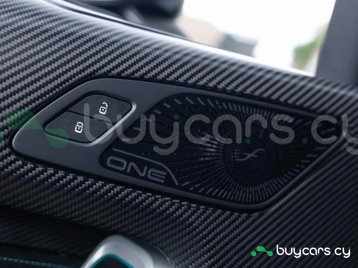 Mercedes AMG ONE Черный