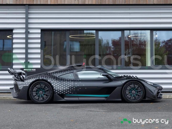 Mercedes AMG ONE Черный