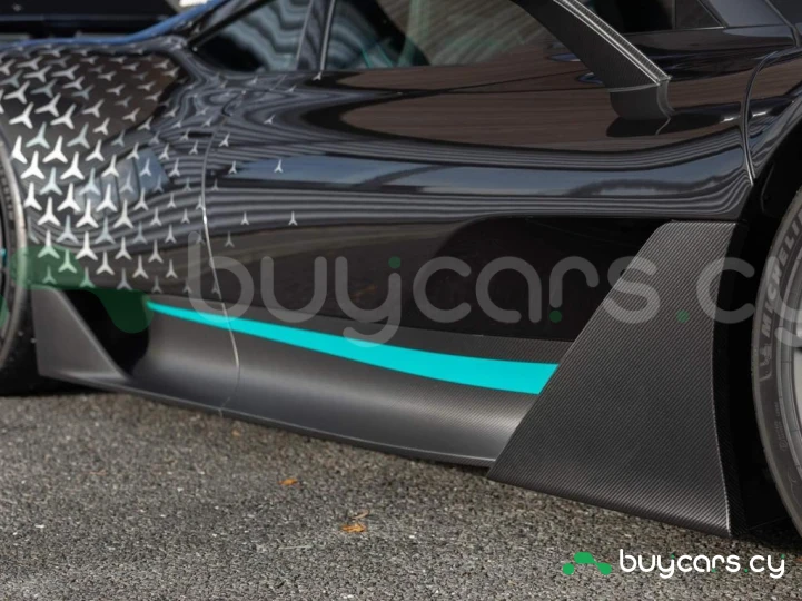 Mercedes AMG ONE Черный