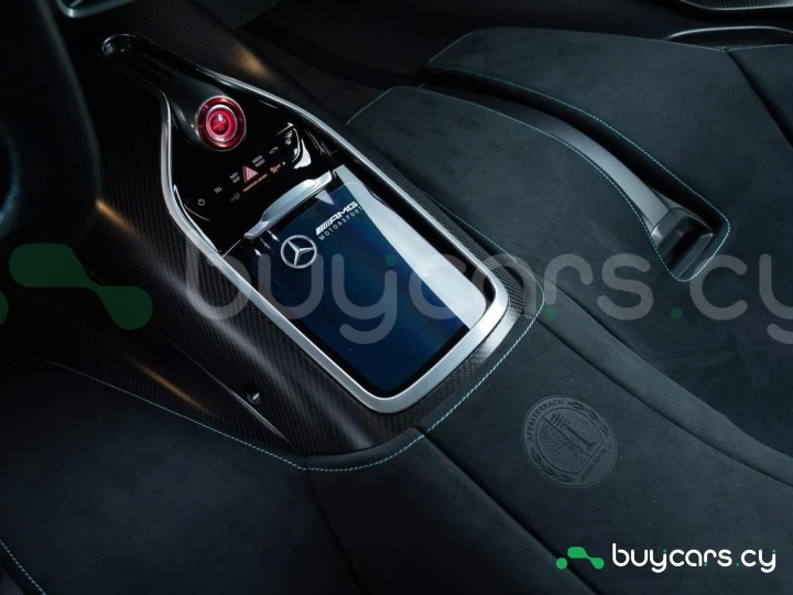 Mercedes AMG ONE Черный