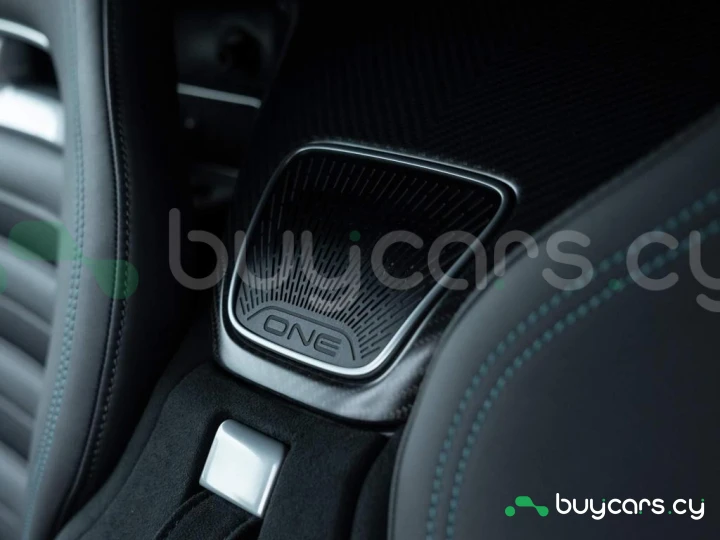 Mercedes AMG ONE Черный