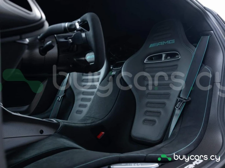 Mercedes AMG ONE Черный