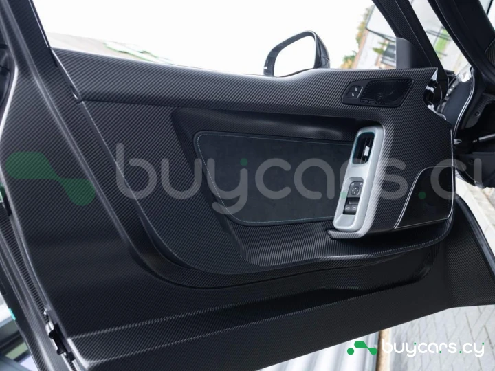 Mercedes AMG ONE Черный