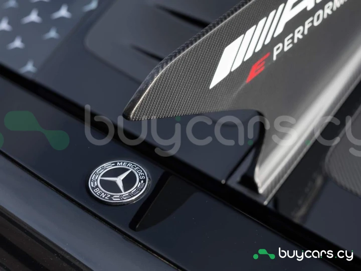 Mercedes AMG ONE Черный