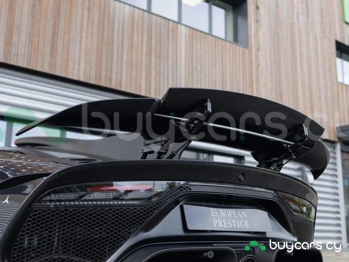 Mercedes AMG ONE Черный