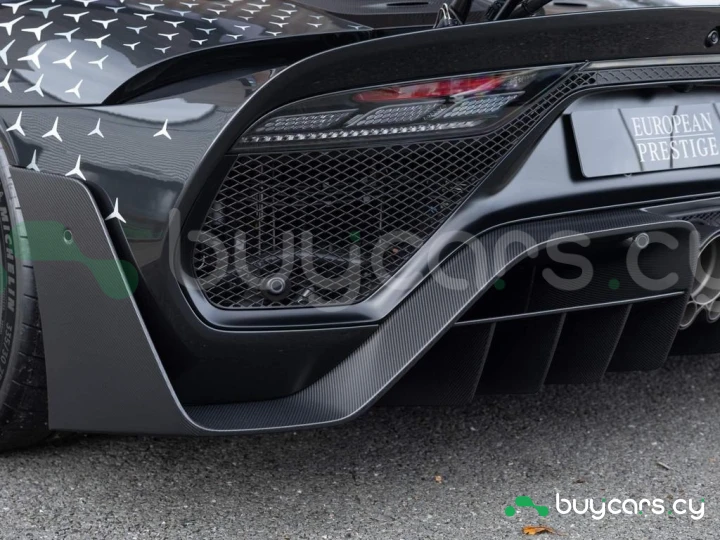 Mercedes AMG ONE Черный
