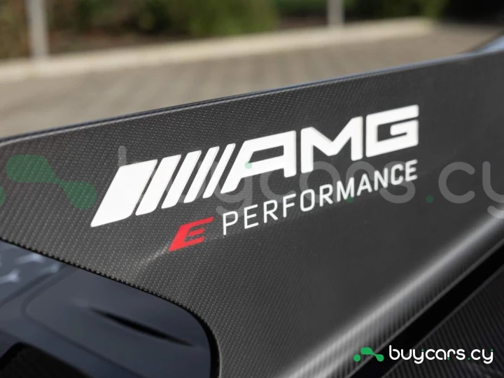 Mercedes AMG ONE Черный