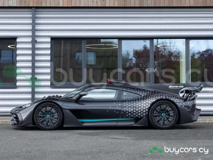 Mercedes AMG ONE Черный