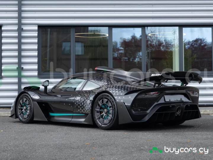 Mercedes AMG ONE Черный