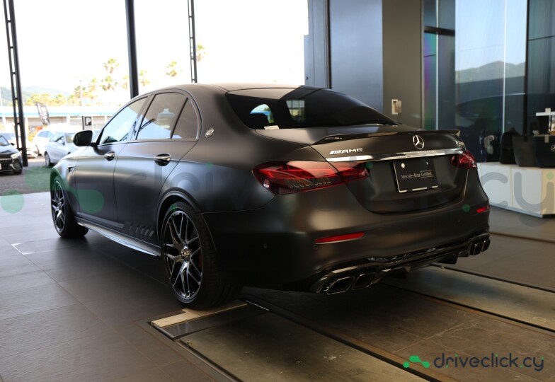 Mercedes E-class Black