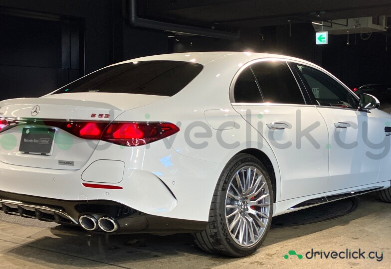 Mercedes E-class Белый