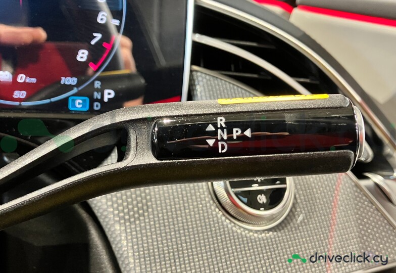 Mercedes E-class Белый