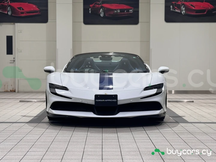 Ferrari SF90 Spider Белый