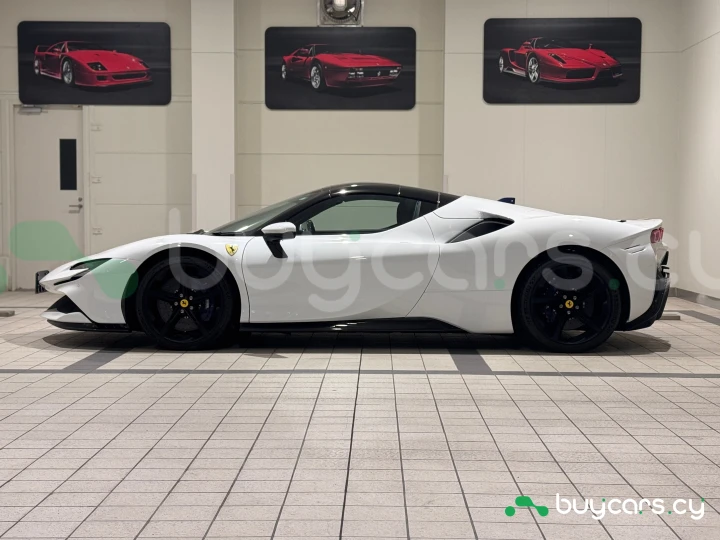 Ferrari SF90 Spider Белый