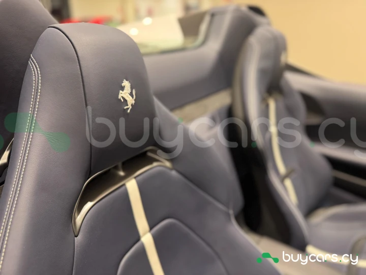 Ferrari SF90 Spider Белый