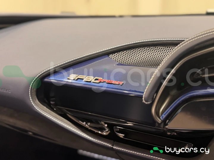 Ferrari SF90 Spider Белый