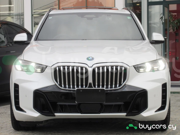 BMW X5 White