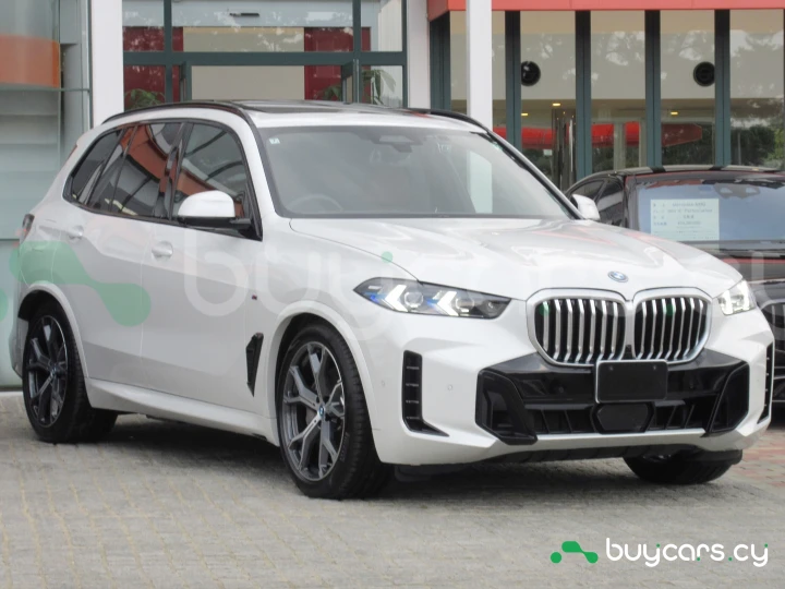 BMW X5 White