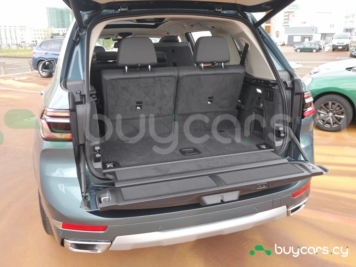 BMW X7 Blue