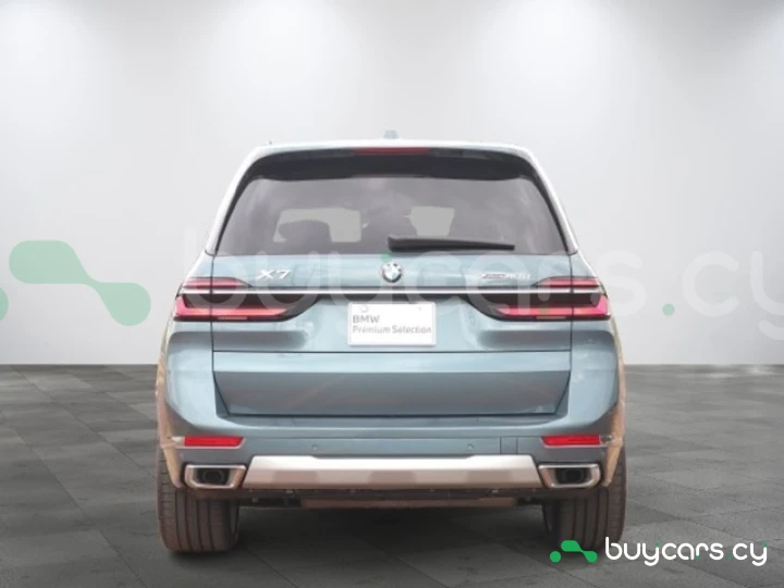 BMW X7 Blue