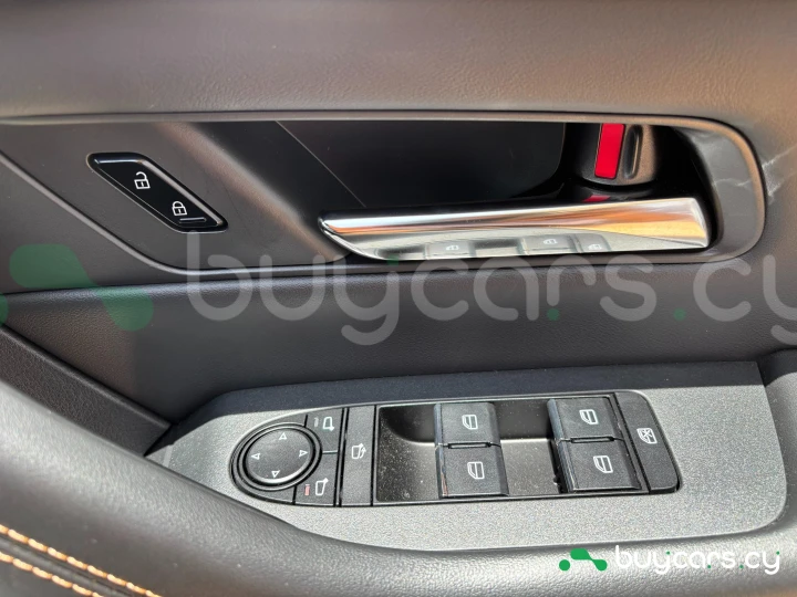 Mazda CX-80 Темно-красный