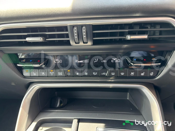 Mazda CX-80 Темно-красный