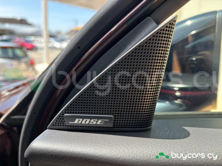 Mazda CX-80 Темно-красный