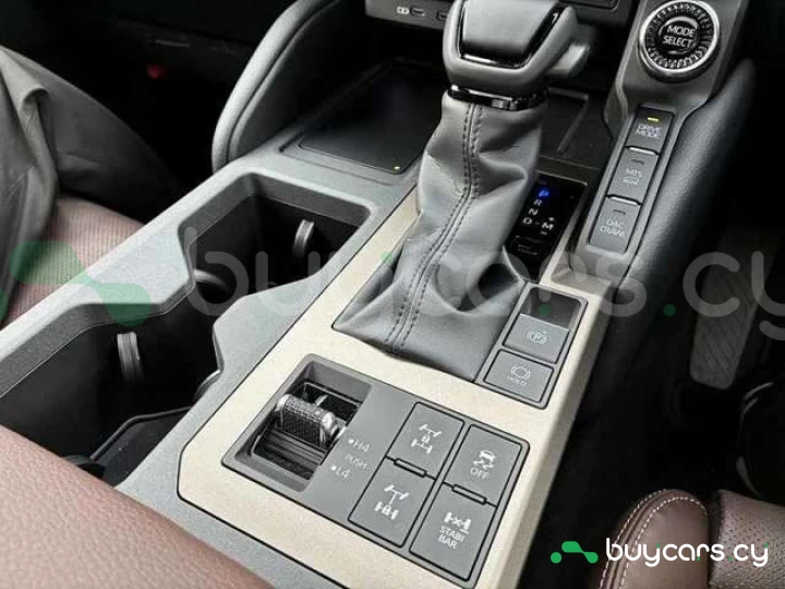 Toyota Land Cruiser 250 Серый