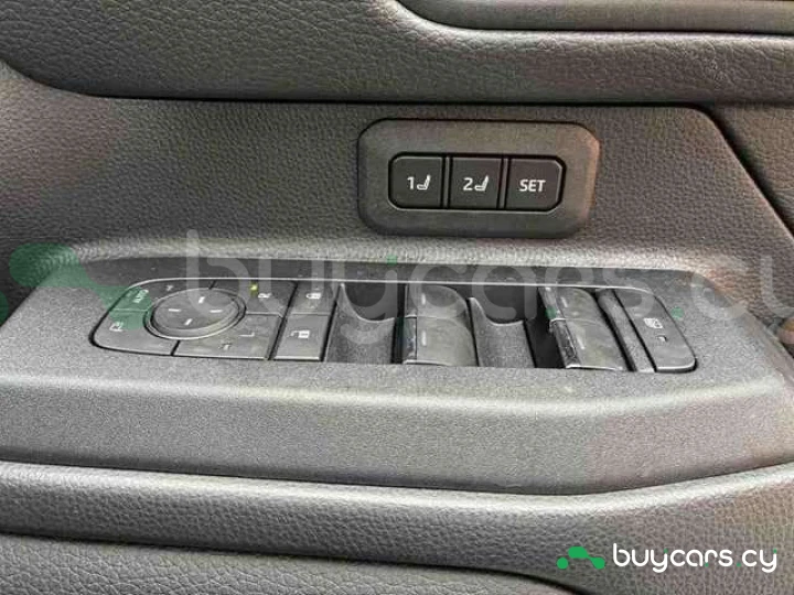 Toyota Land Cruiser 250 Серый