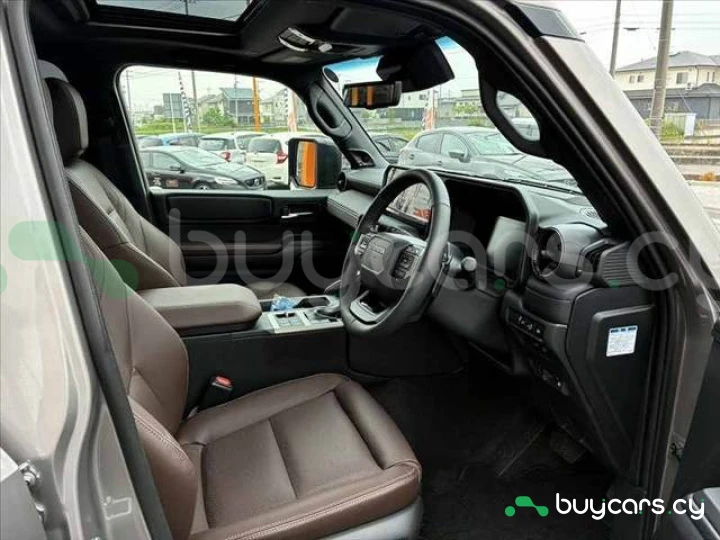 Toyota Land Cruiser 250 Серый