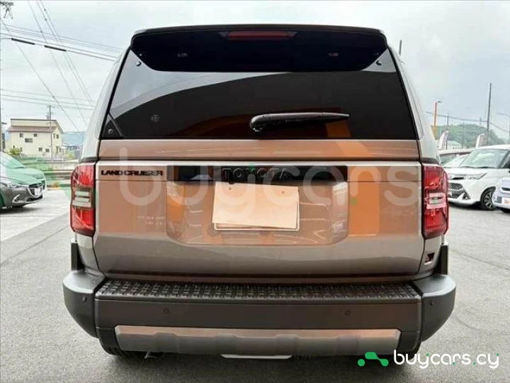 Toyota Land Cruiser 250 Серый