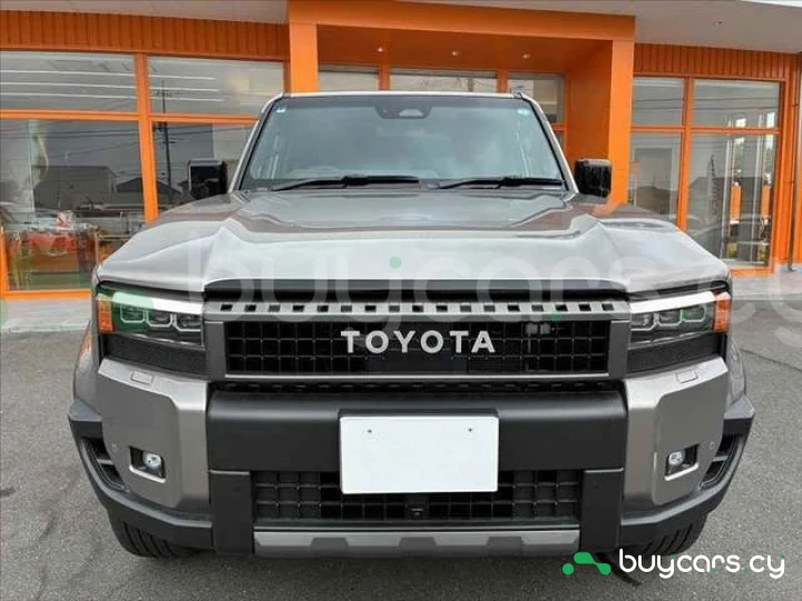 Toyota Land Cruiser 250 Серый