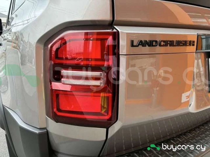 Toyota Land Cruiser 250 Серый