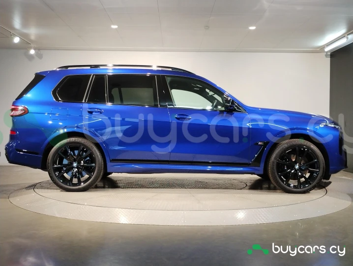 BMW X7 Синий