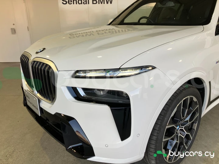 BMW X7 White