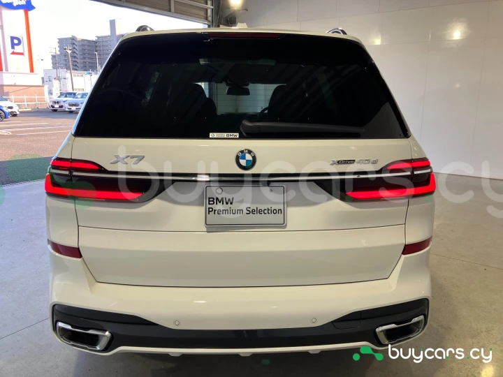BMW X7 White