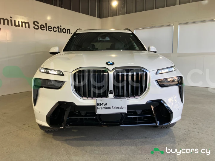 BMW X7 White