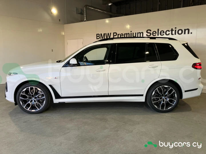 BMW X7 White