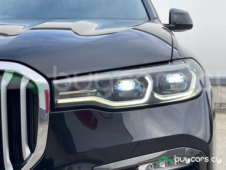BMW X7 Черный