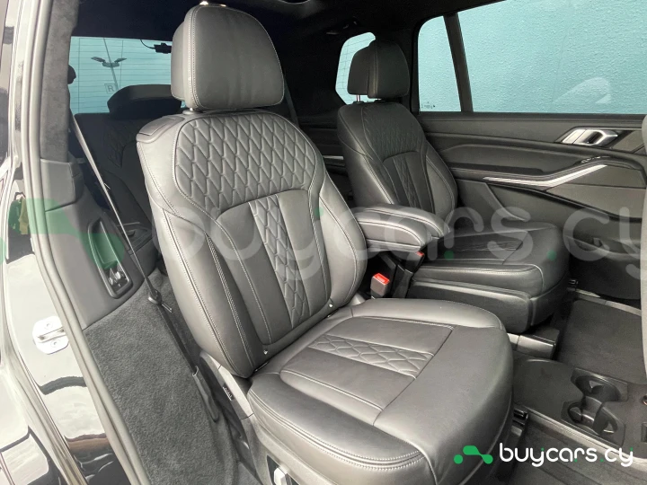 BMW X7 Черный