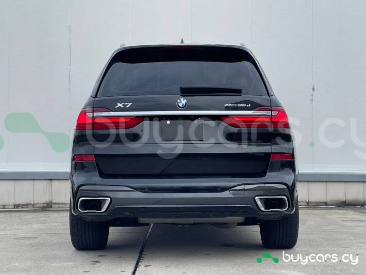 BMW X7 Черный