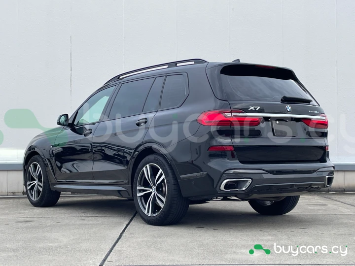 BMW X7 Черный