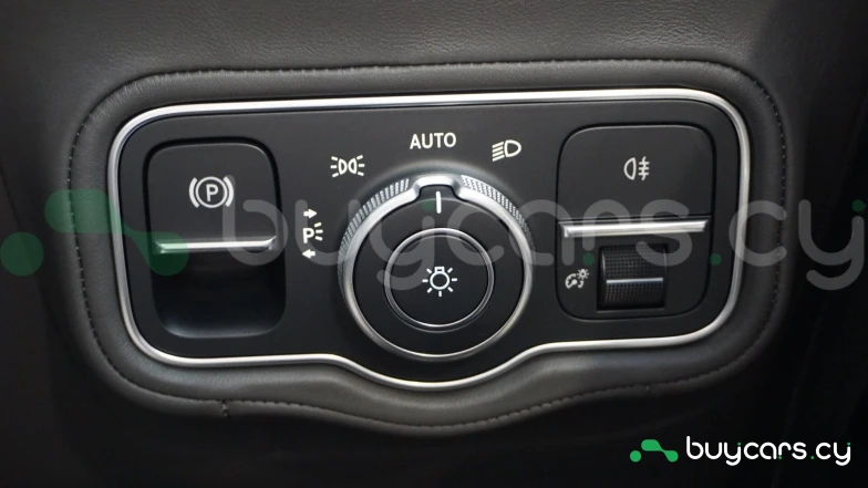 Mercedes G-class Зеленый