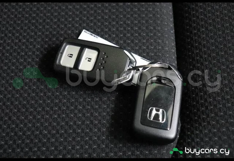 Honda Vezel Белый