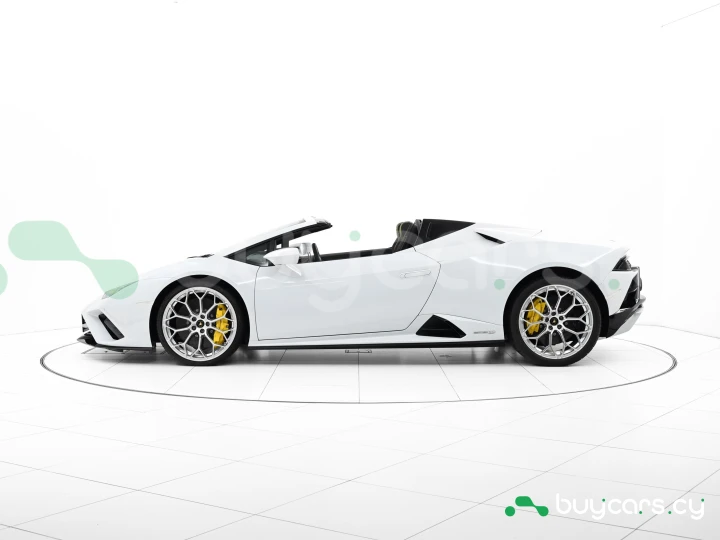 Lamborghini Huracan White