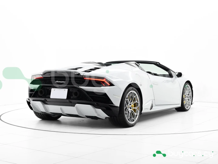 Lamborghini Huracan White