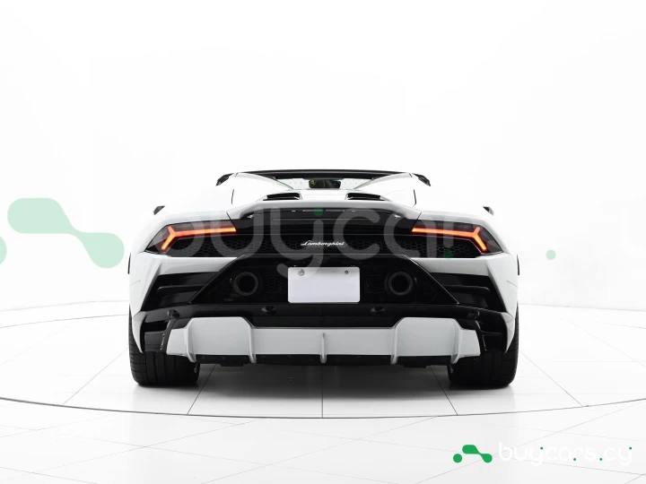 Lamborghini Huracan White
