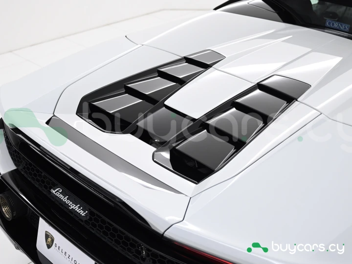 Lamborghini Huracan White