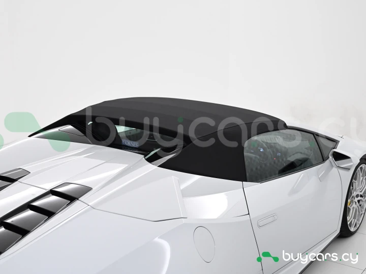 Lamborghini Huracan White